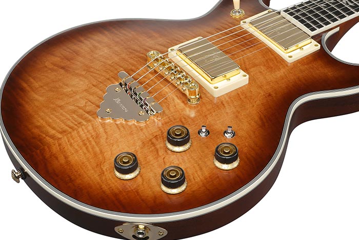 Flamed Maple top / Okoume body